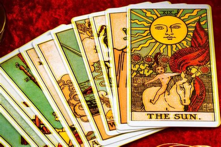 8 Most Beautiful and Coolest Tarot Decks
