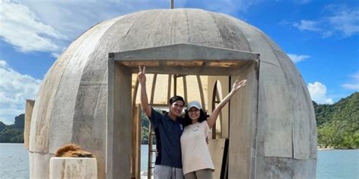 Airbnb gave a millennial couple $100,000 to build a wacky house in Malaysia. So they did.