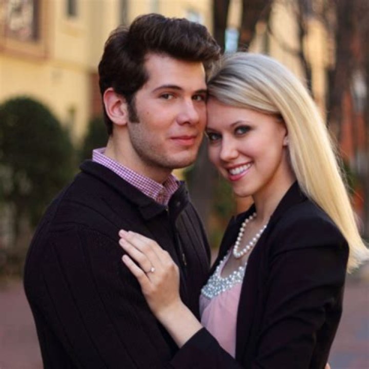 Steven Crowder Net Worth, Age, Height, Weight, Wife, Wiki, Family 2023