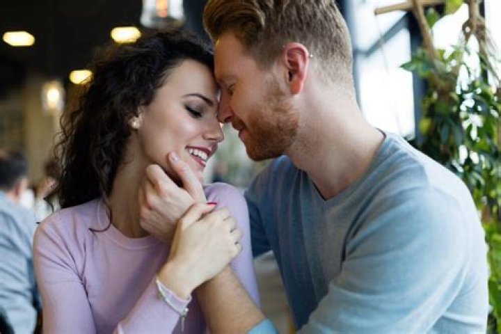 The Science of Smooching: Why Men and Women Kiss Differently