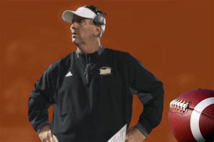 Where is Last Chance U coach Jason Brown coaching now?